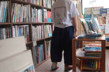 画像をギャラリービューアに読み込む, ブックパーラー砂辺書架 オリジナルTシャツ(こどもサイズ)